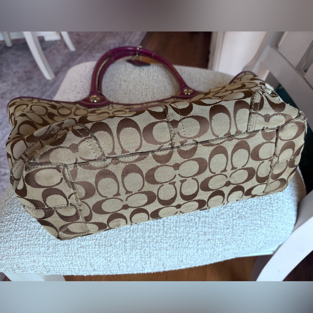 Coach Signature C Tote Shoulder Bag Tan with Berry Leather Trim - Picture 3 of 11